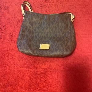 Micheal kors crossbody
